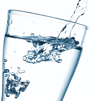 Glasklares Trinkwasser mit dem Wasserspender, Wasserautomat, Wasserbar SMT 5000 von Osmopure®